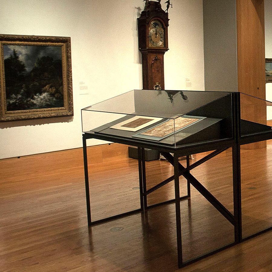 900x900 Harvard Art Museum casework